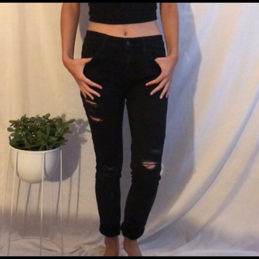 Ripped black jeans